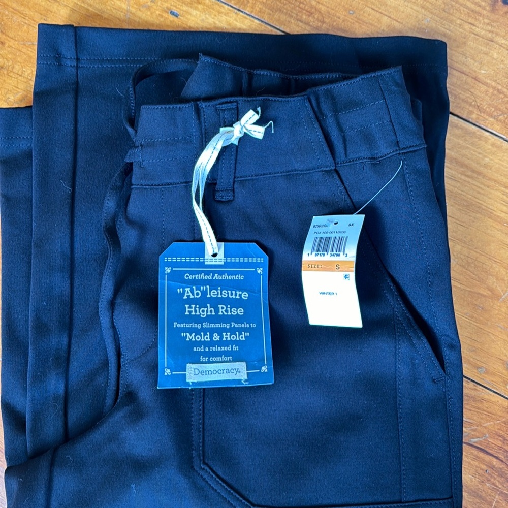 NWT Democracy “Ab”leisure High Rise pant